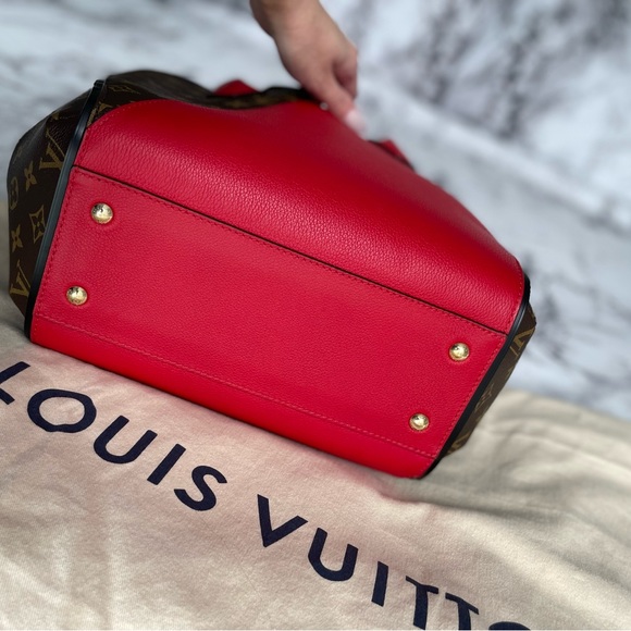 Authentic LV Kimono MM. Purchased at LV boutique in Holt Renfrew, Vancouver, BC. - Picture 9 of 9